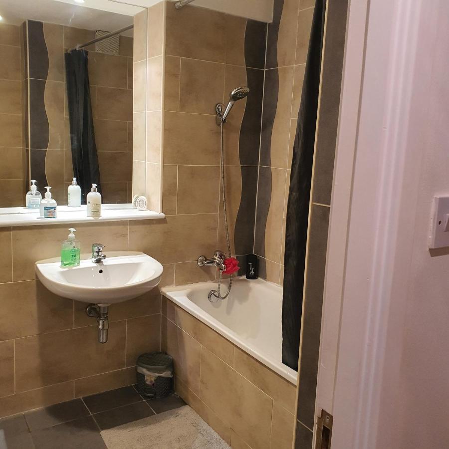 Modern Apt @Tramway Theatre Apartment Глазгоу Екстериор снимка