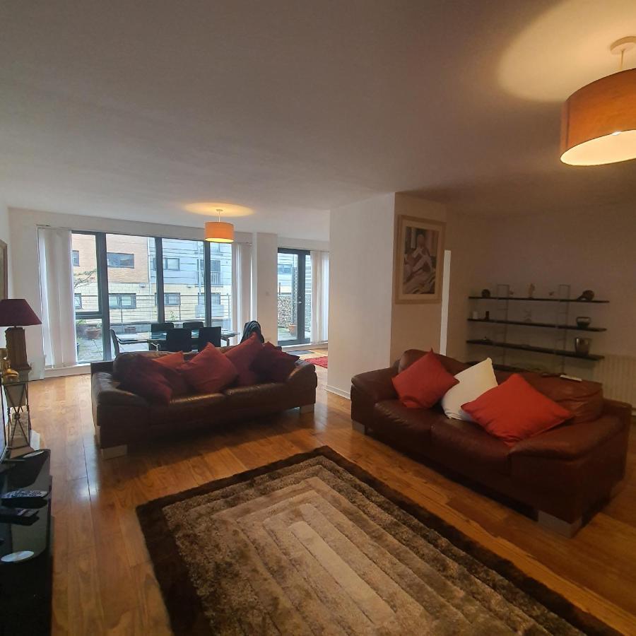 Modern Apt @Tramway Theatre Apartment Глазгоу Екстериор снимка