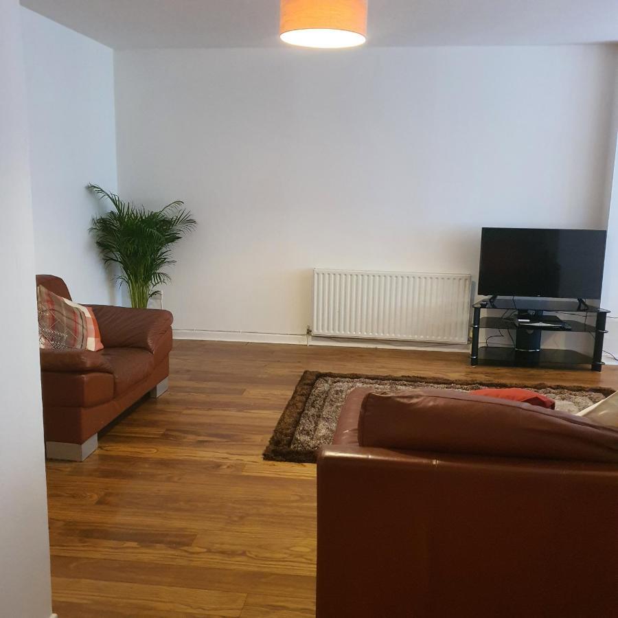 Modern Apt @Tramway Theatre Apartment Глазгоу Екстериор снимка